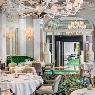 Luxury Restaurant in Paris before serving dinner, by Omnimundi